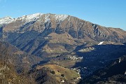 39 Zoom verso Cima Grem con Zambla Bassa e Alta